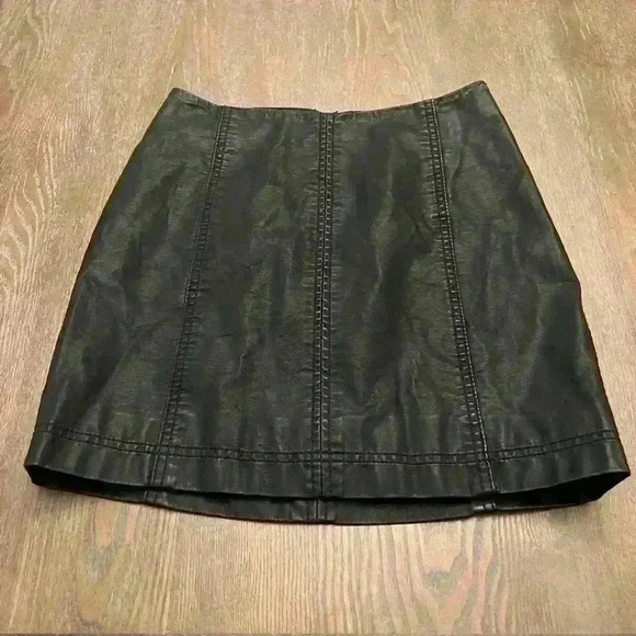 Free People Size 0 black skirt - Picture 1 of 6